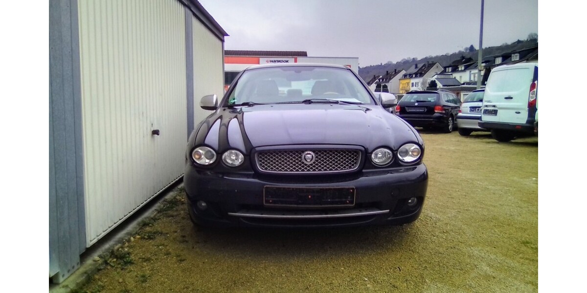 Jaguar X-Type 221.000 km 3.890 € Konz 54329