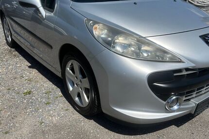 Peugeot 207 119.100 km 3.999 &euro; Düsseldorf 40231