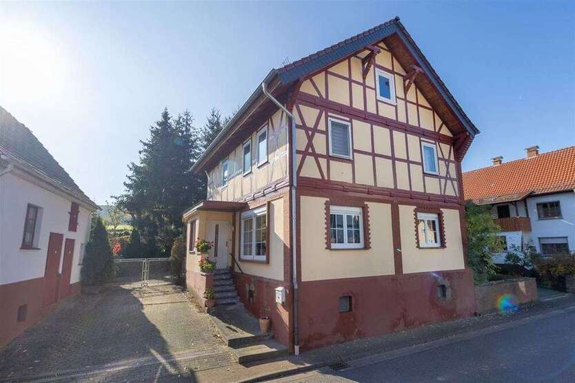 Haus zum Kaufen in Wehretal 150.000 € 130 m²
