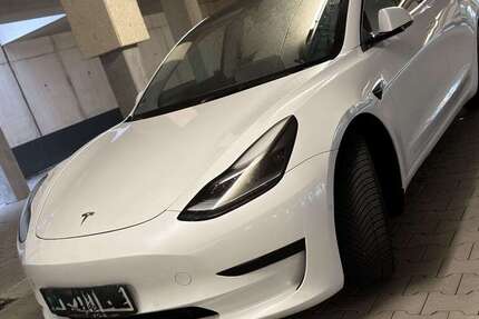 Tesla Model 3 53.439 km 27.950 &euro; Stockstadt a.Main, M 63811