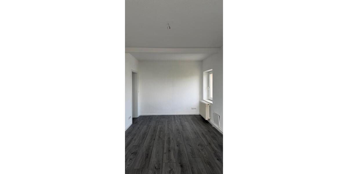 Dachgeschoßwohnung Riesa - 3 Zimmer, 70 m&sup2;, 480&euro; | Angebot:26657642