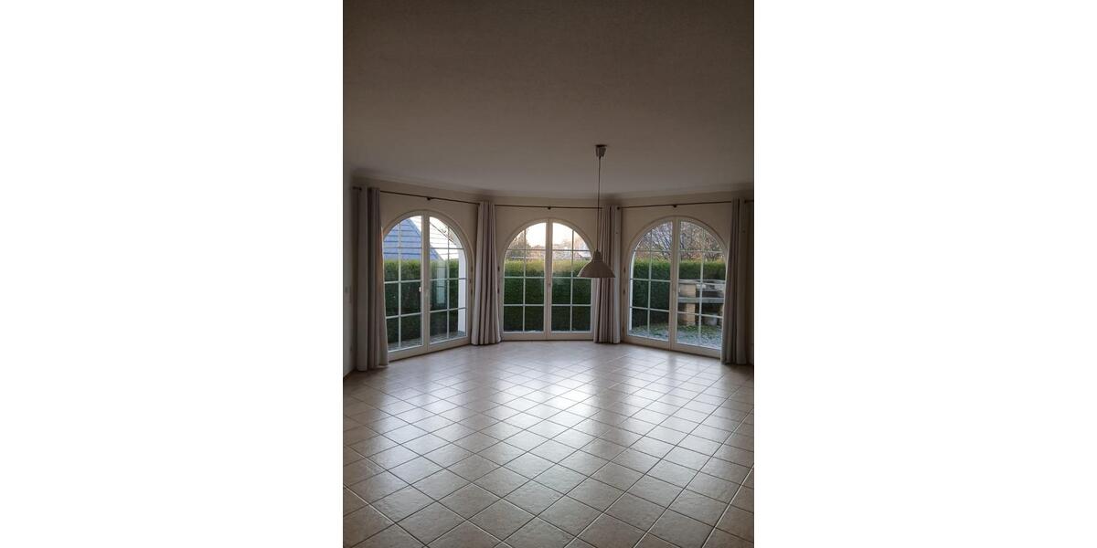 Einfamilienhaus Eiterfeld - 5 Zimmer, 200 m&sup2;, 1.600&euro; | Angebot:24867591