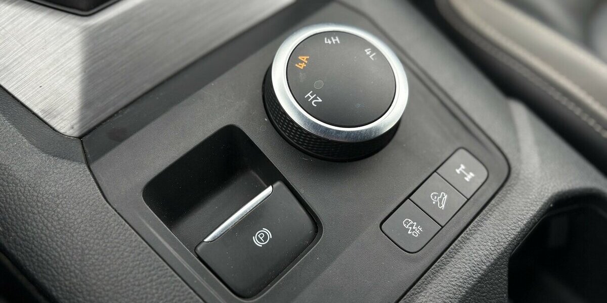 VW Amarok 4Motion V6 360°/NAVI/STANDHZ/SHZ/DAB+/AHK 41.134 km 45.900 &euro; Villingen-Schwenningen 78054