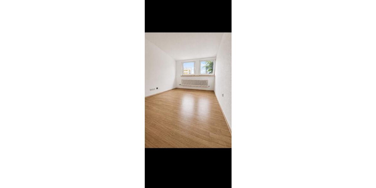 Dachgeschoßwohnung Neuwied - 6 Zimmer, 150 m&sup2;, 1.300&euro; | Angebot:26662816