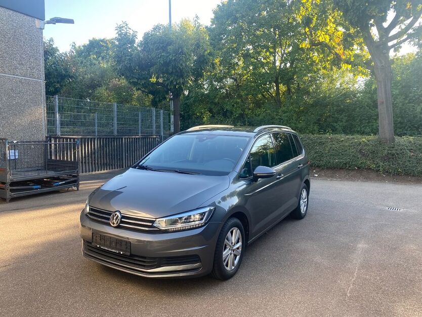 VW Touran 55.768 km 23.500 € Schlierbach 73278