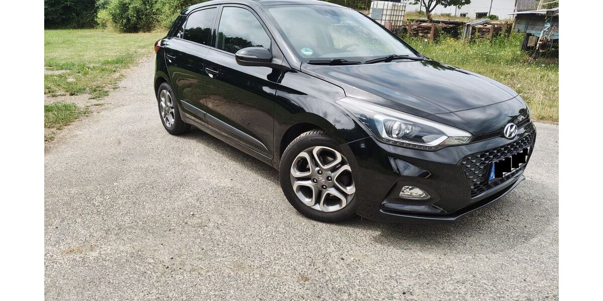 Hyundai i20 110.500 km 8.900 &euro; Hünstetten 65510