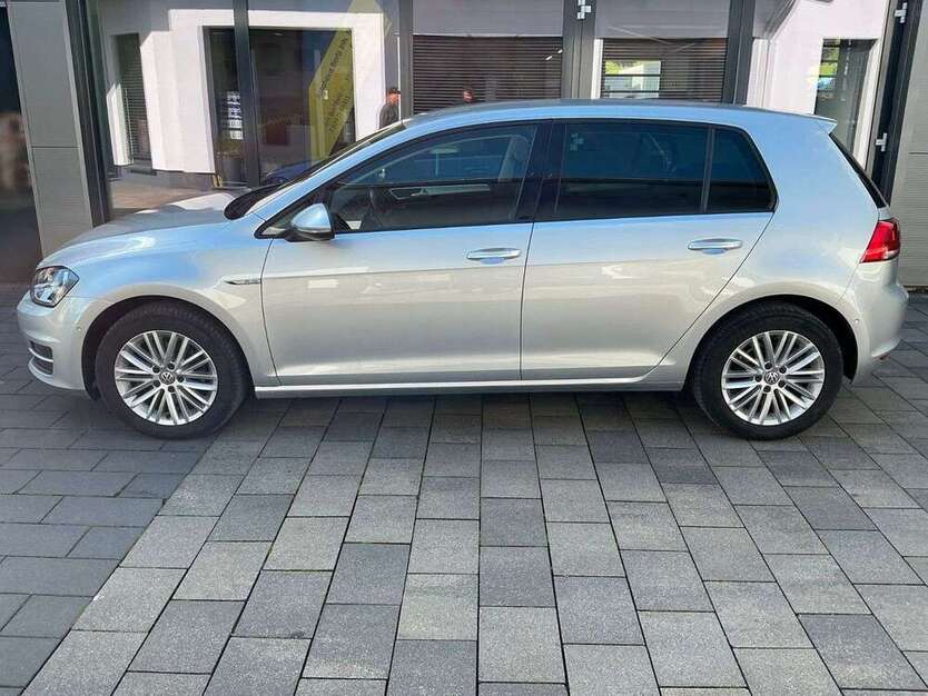 VW Golf 97.254 km 10.950 € Schmallenberg 57392