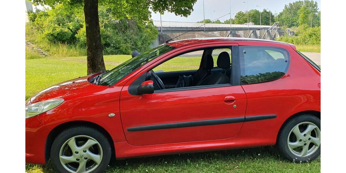 Peugeot 206 141.000 km 1.850 &euro; Landau an der Isar 94405