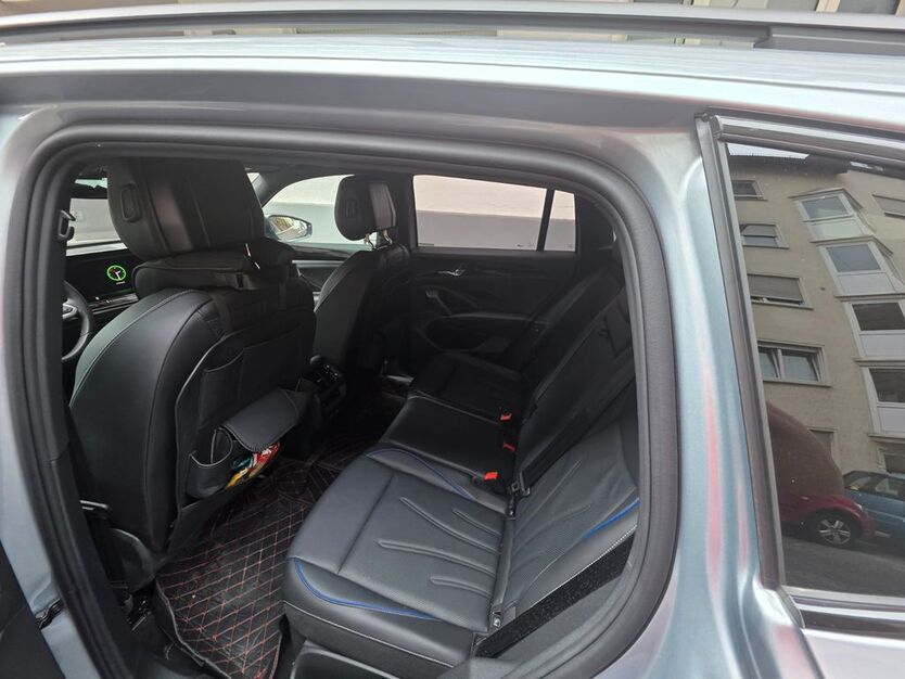 VW Tiguan 11.500 km 53.400 € Frankfurt 60325