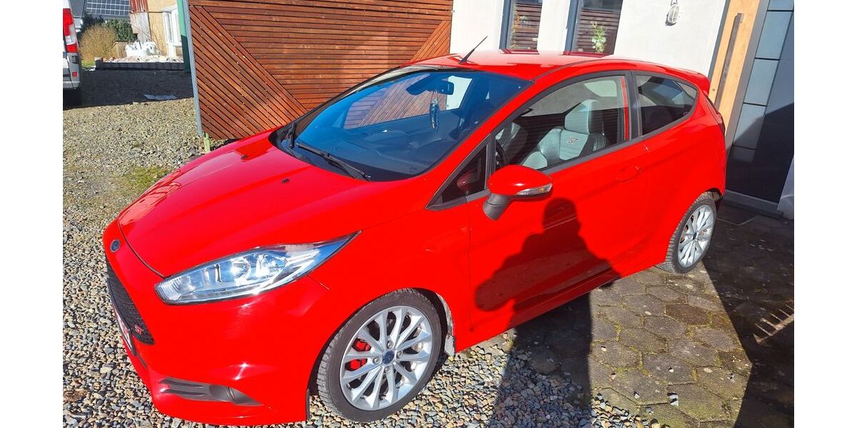 Ford Fiesta 160.000 km 10.000 &euro; Burg-Reuland 04790