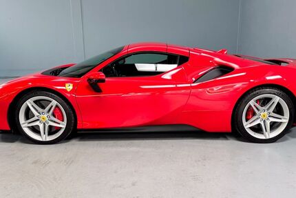 Ferrari SF90 5.592 km 438.090 &euro; Hamburg 22339