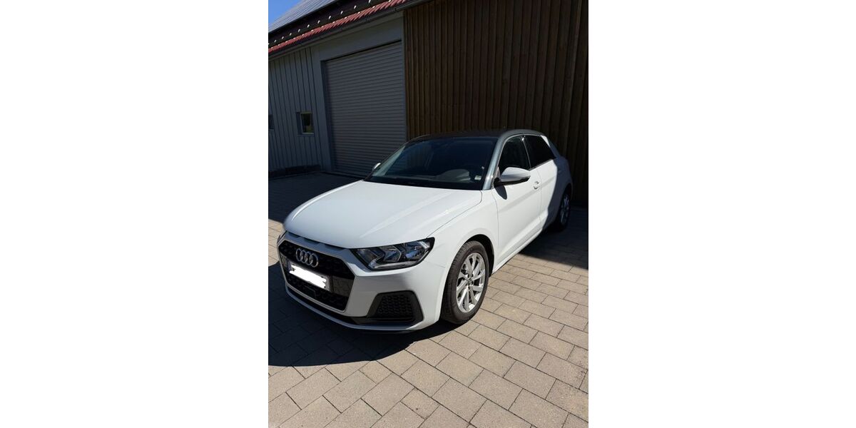 Audi A1 61.906 km 15.900 &euro; Rot am See 74585