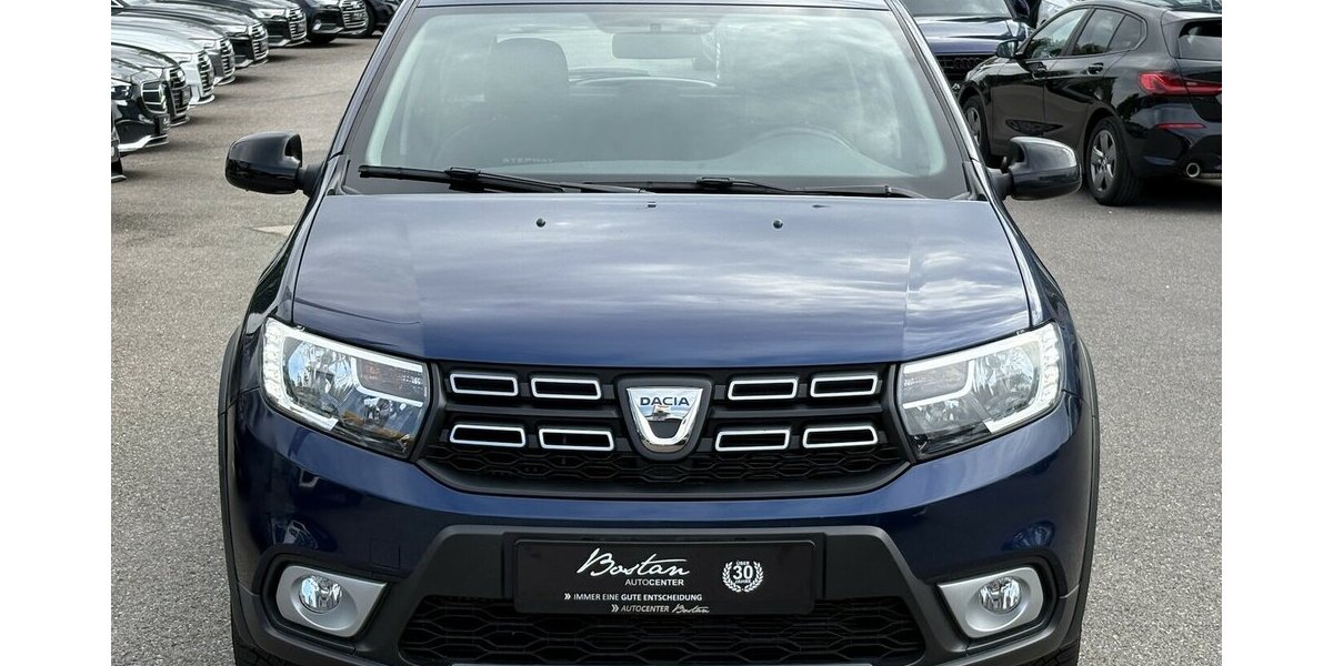 Dacia Sandero Stepway Celebration NAVIGATION/TEMPOMAT 29.280 km 8.900 &euro; Villingen-Schwenningen 78054