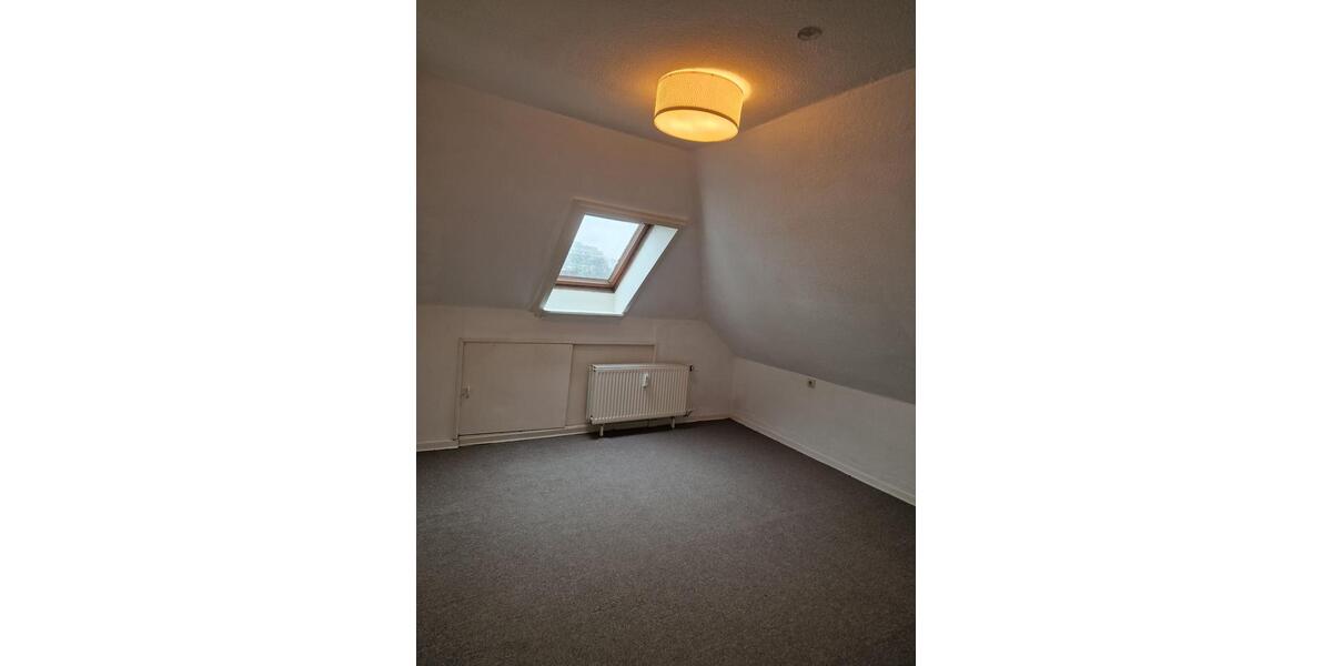 Dachgeschoßwohnung Braunschweig Westliches Ringgebiet - 2 Zimmer, 37 m&sup2;, 400&euro; | Angebot:25408687