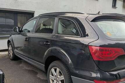 Audi Q7 303.000 km 10.500 &euro; Lückenbach (Dümpelfeld) 53520