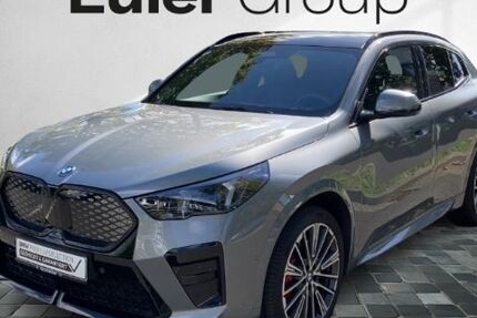 BMW iX2 2.646 km 54.989 &euro; Frankfurt 60314