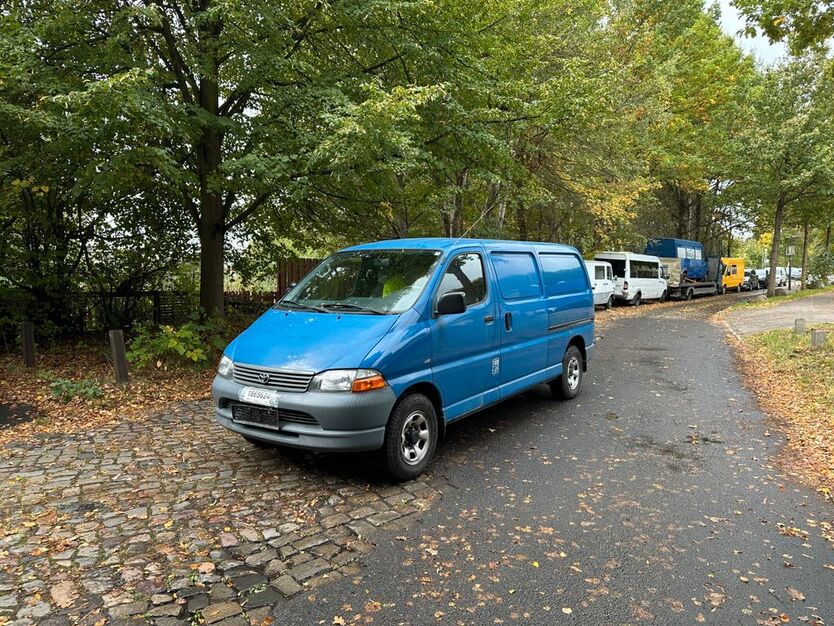 Toyota Hiace 188.658 km 6.700 € HAMBURG 22113