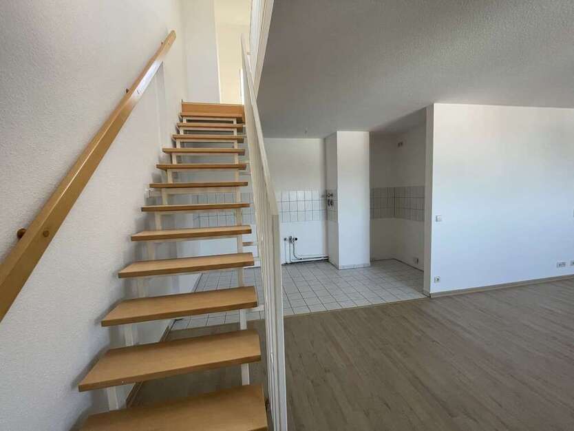 2-Zimmer-MaisonetteWohnung mit offener Küche in zentraler Lage!
