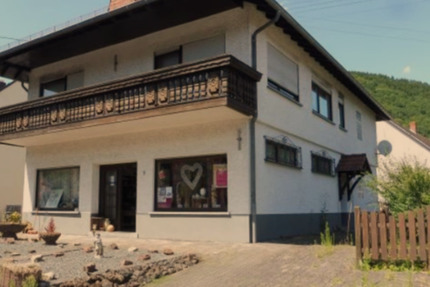 ZWEIFAMILIENHAUS mit Gewerbeeinheit TOP LAGE MürlenbachEifel 10 zimmer