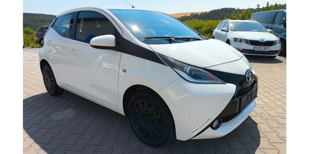 Toyota Aygo (X) 67.000 km 7.480 &euro; Buchen 74722