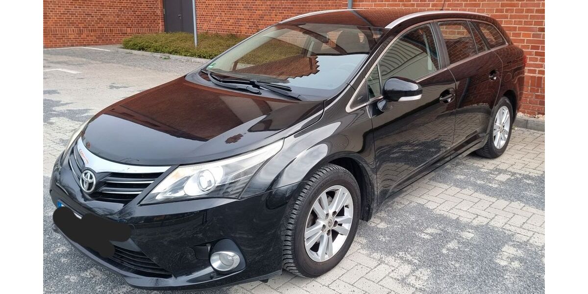 Toyota Avensis 174.302 km 6.990 &euro; Berlin 12489