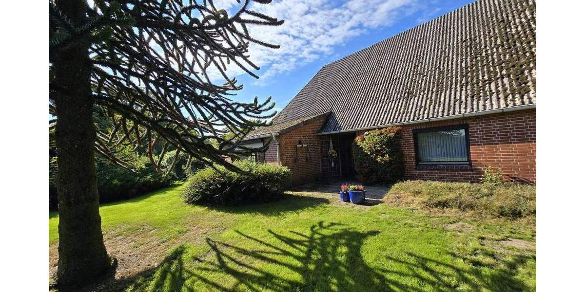 Zweifamilienhaus auf großzügigem Grundstück in idyllischer Lage 1 zimmer