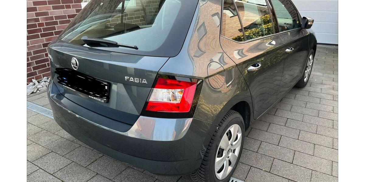 Skoda Fabia 24.000 km 9.300 &euro; Schloß Holte-Stukenbrock 33758