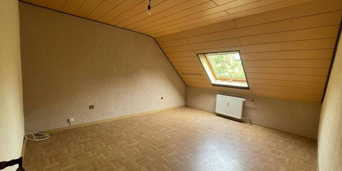 3 Zimmer Dachgeschoss Wohnung in Oberlinxweiler mit erstklassiger Anbindung nach Sankt Wendel 3 zimmer