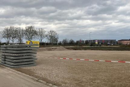 Lagerplatz, Abstellfläche in Edingen-Neckarhausen Carl-Metz-Str. zimmer