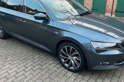 Skoda Superb 143.000 km 15.900 &euro; Bergen 29303