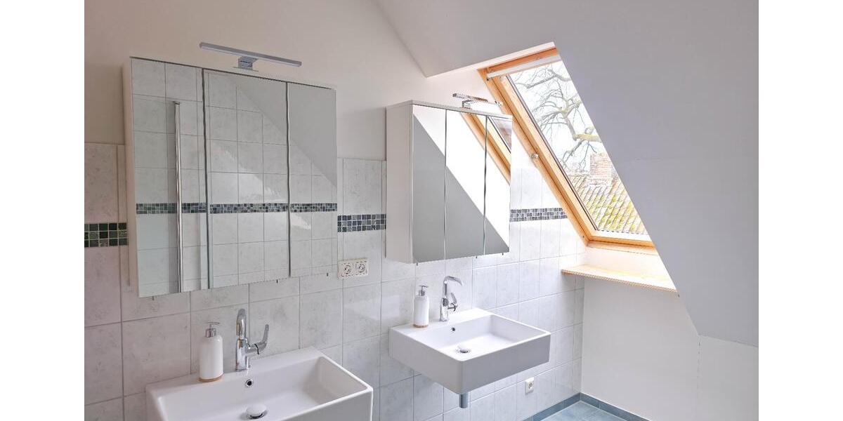 Bauernhaus, Landhaus Thomasburg - 11 Zimmer, 311 m&sup2;, 2.500&euro; | Angebot:26047175