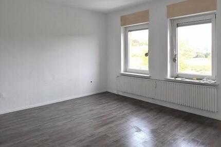 Erstbezug nach Sanierung 3,5 Zi Wohnung mit neuem Badezimmer, Garten und Keller in Salzgitter Thiede zimmer
