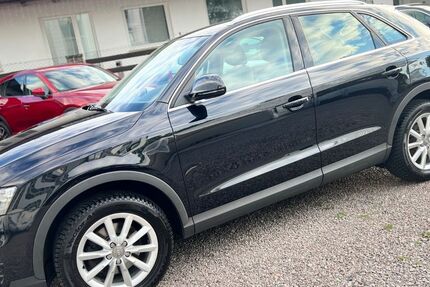 Audi Q3 180.000 km 11.780 &euro; Dresden 01067