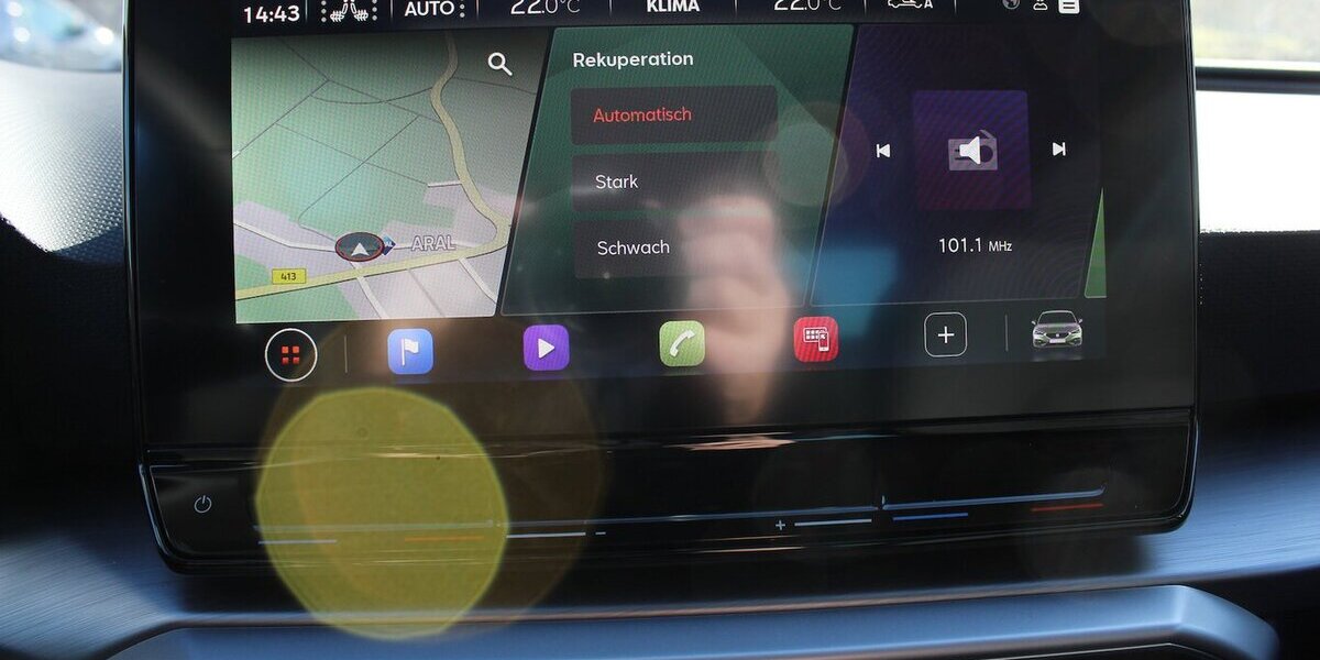 Seat Leon FR 1,4 e-HYBRID NAVI/18Zoll/LED/Kamera 74.562 km 21.900 &euro; Höchstenbach 57629