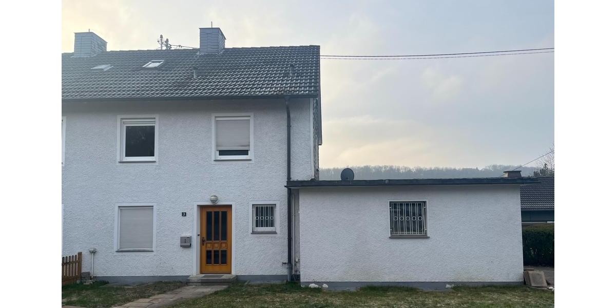 Etagenwohnung Neunkirchen - 5 Zimmer, 125 m&sup2;, 1.000&euro; | Angebot:24973727