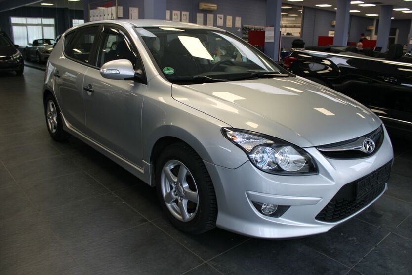 Hyundai i30 44.976 km 7.980 € Euskirchen 53881
