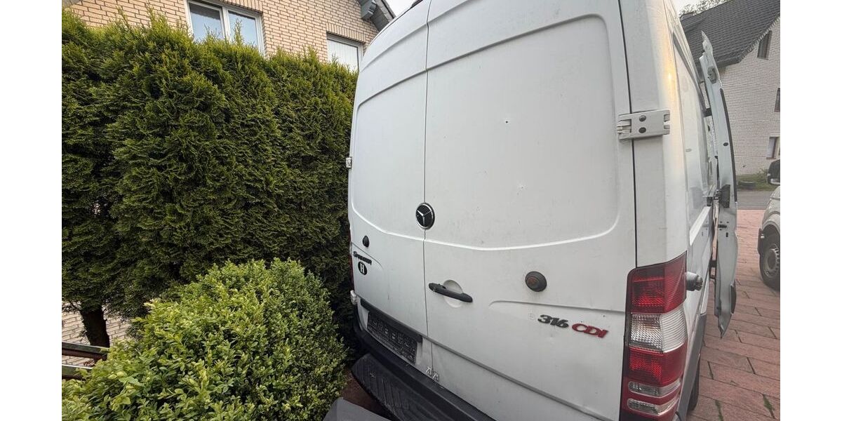 Mercedes-Benz Sprinter 427.464 km 3.900 &euro; Drolshagen 57489