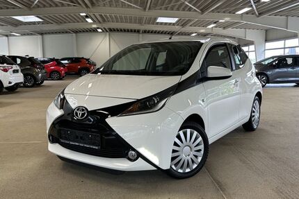 Toyota Aygo (X) 74.262 km 8.480 &euro; Sassenburg / Neudorf- Pl 38524