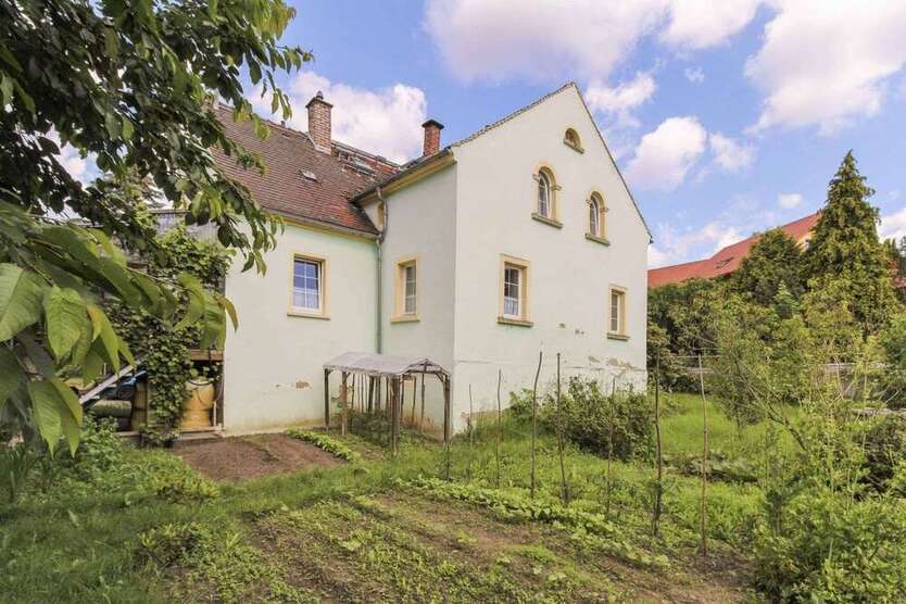 Haus zum Kaufen in Bretnig-Hauswalde 164.900 € 177.11 m²