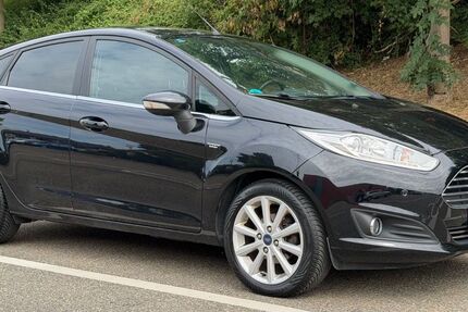 Ford Fiesta 64.000 km 6.700 &euro; Fellbach 70736