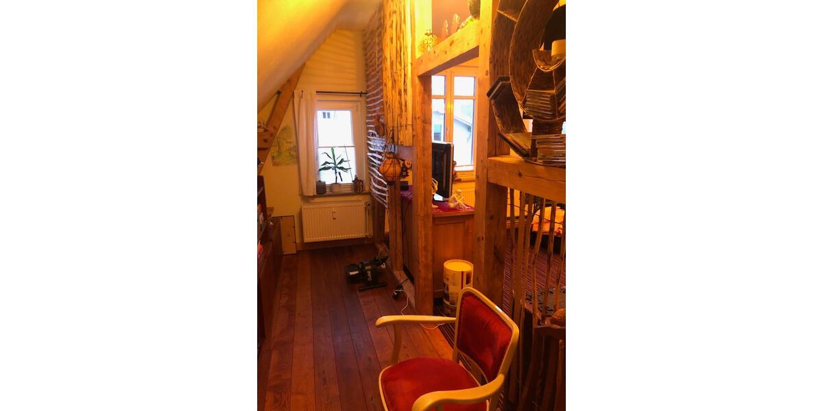 3 12 Zimmer Wohnung im 1. OG im gepflegten Altbau 3.5 zimmer