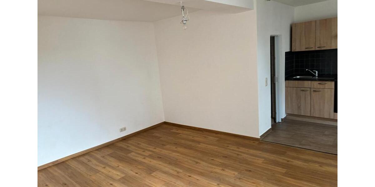Etagenwohnung Eisenberg - 1 Zimmer, 30 m&sup2;, 250&euro; | Angebot:26346400