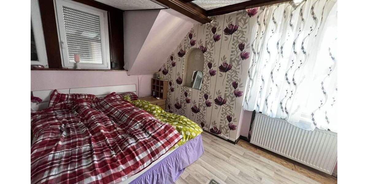 Etagenwohnung Pfungstadt - 8 Zimmer, 200 m&sup2;, 450.000&euro; | Angebot:24654458