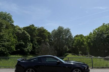 Ford Mustang 160.000 km 15.900 &euro; Waldsee 67165