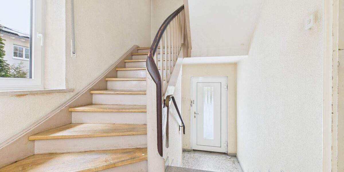 Mehrfamilienhaus, Wohnhaus Augsburg Haunstetten - 9 Zimmer, 219 m&sup2;, 895.000&euro; | Angebot:25736018