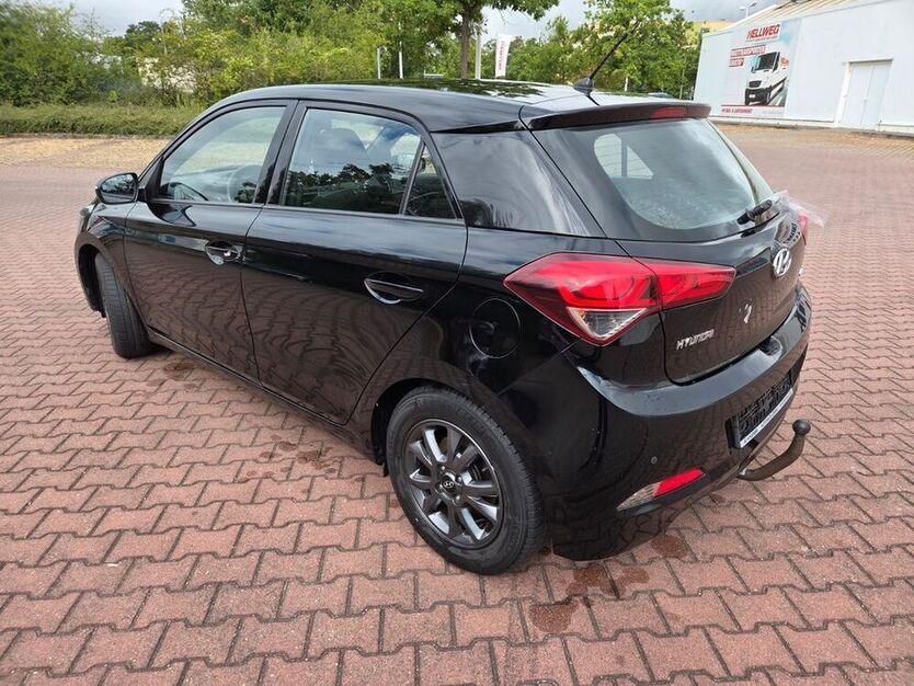 i20