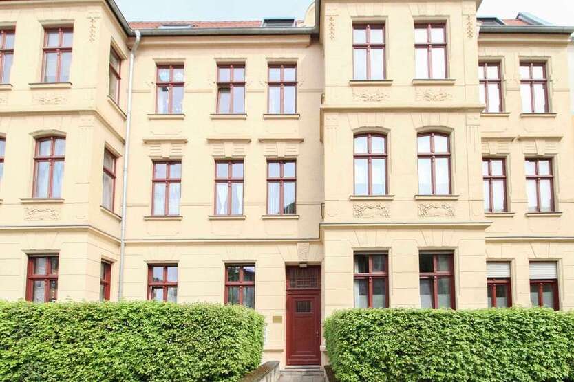 Wohnung zum Kaufen in Magdeburg 130.000 € 87.78 m²