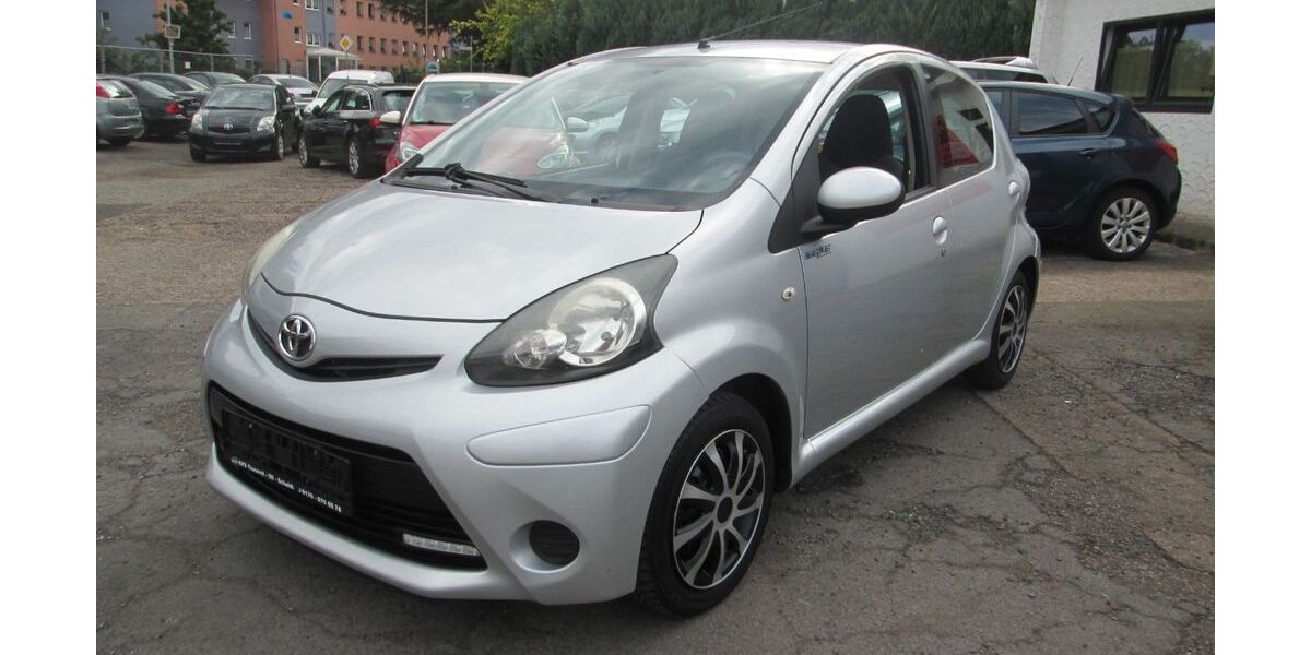 Toyota Aygo (X) 137.000 km 4.490 &euro; Spiesen-Elversberg 66583
