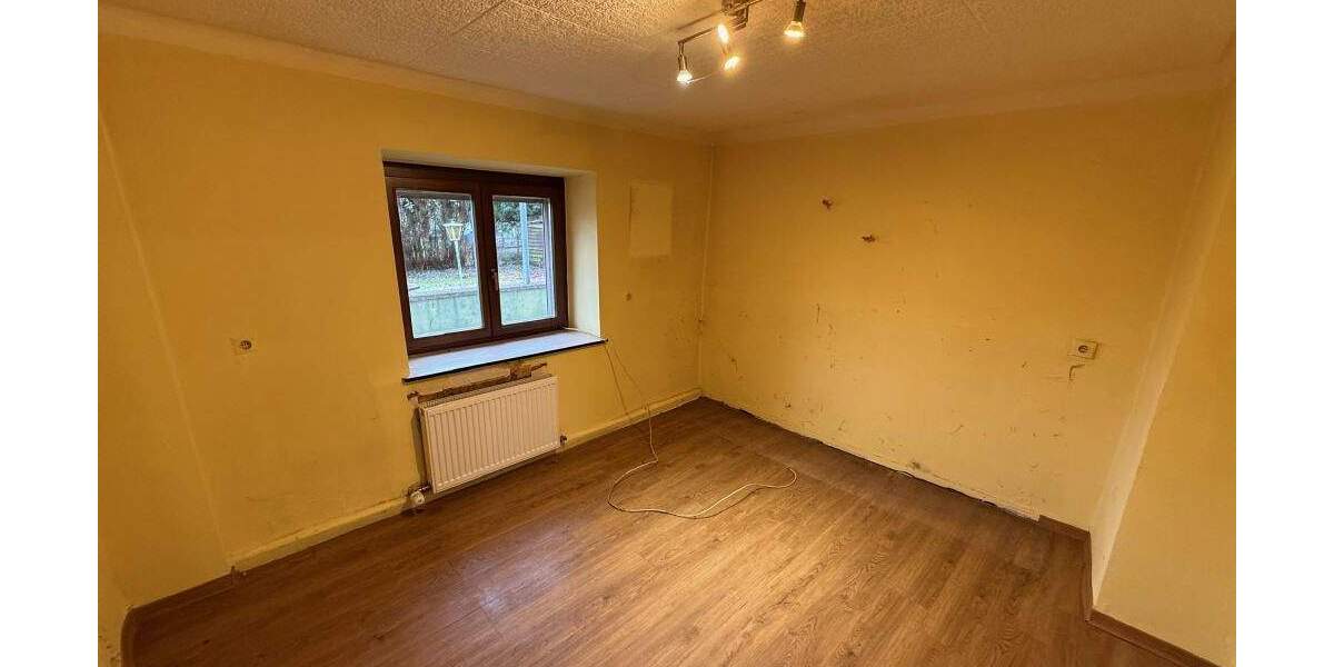 Einfamilienhaus Quierschied Göttelborn - 7 Zimmer, 123 m&sup2;, 99.000&euro; | Angebot:24838473