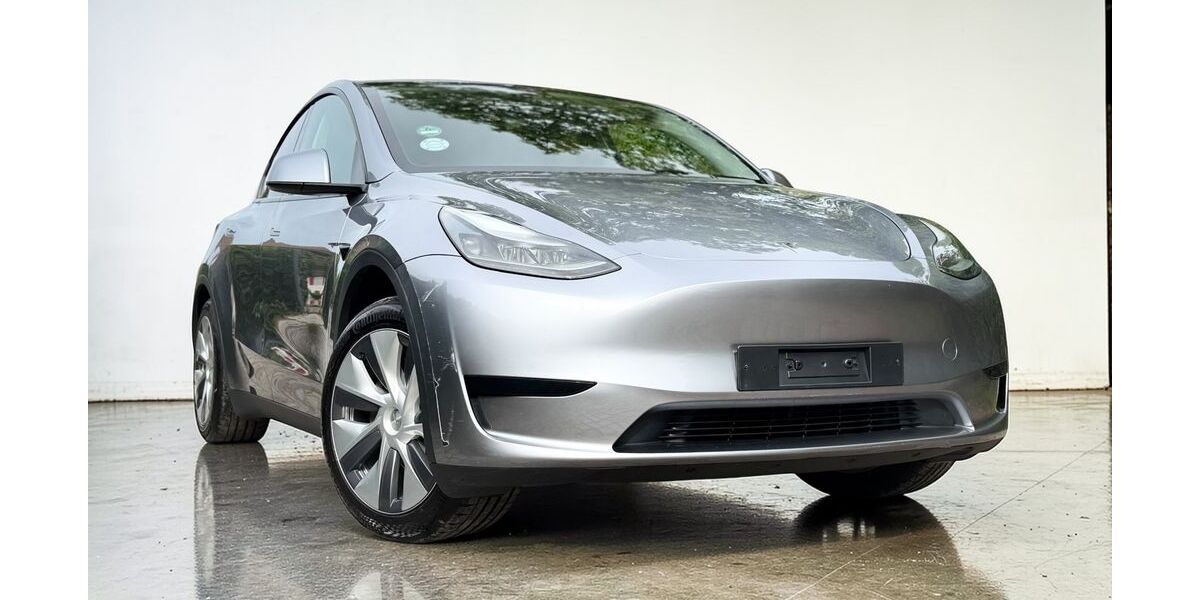 Tesla Model Y 58.165 km 28.499 &euro; Potsdam 14482